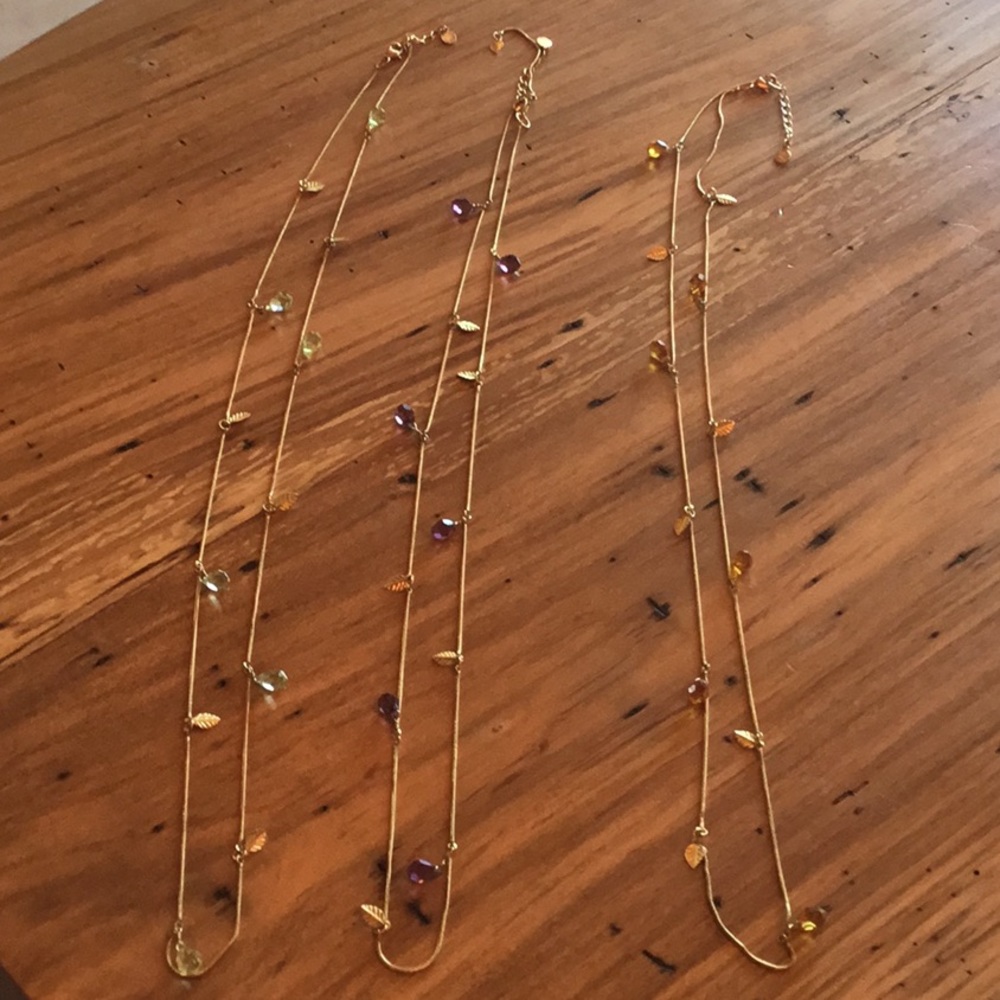DELICATE GOLD LONG CHAINS WITH DAINTY LEAVES (Green left)